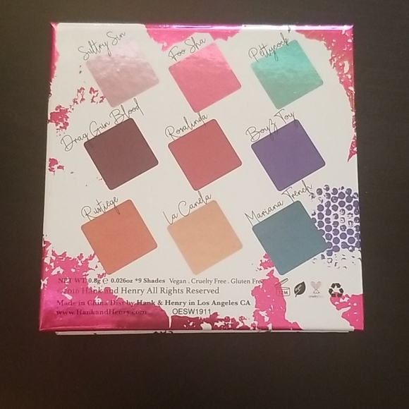 Hank and Henry Living in Color Eyeshadow Palatte - Picture 3 of 5